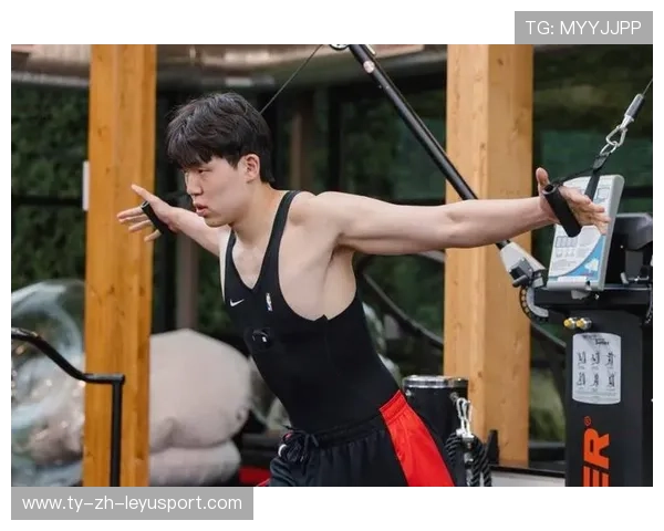 球星在赛前训练中表现专注被队友称赞，球员比赛前禁欲吗